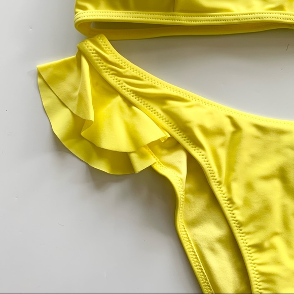 🌸New🌸 2pk Kendall + Kylie Swimwear Bikini Set Size M & XL NWT - Picture 3 of 10